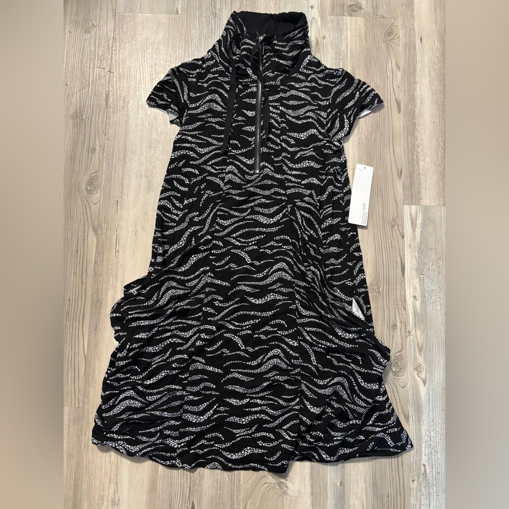 Kensie Black and White Patterned Midi Dress